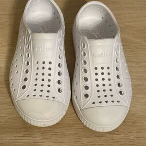 Native Kids Water Shoes - Classic White